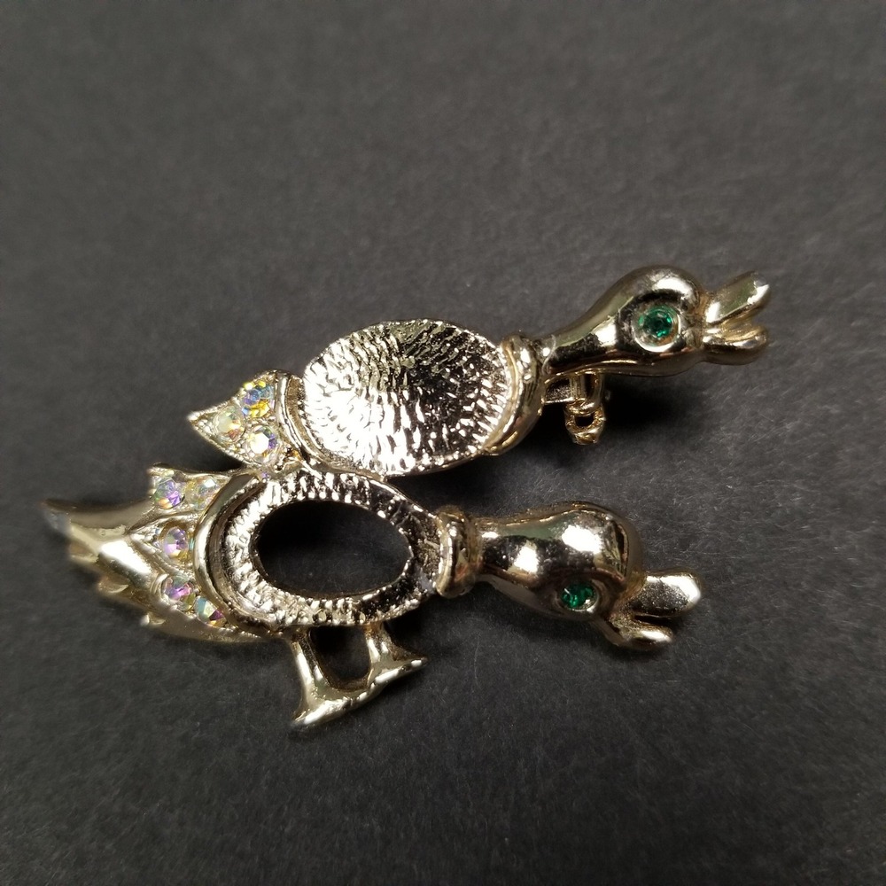 Vintage Gold Tone Double Duck Brooch Green Eye AB Crystal Rhinestone‎ Bird Pin - Picture 2 of 5